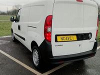 Used Vauxhall Combo S 105 HP (77 kW) 2016 White Van