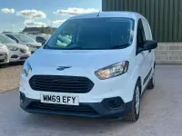 Usado Ford Transit 100 HP (73 kW) 2020 Branco Sedan