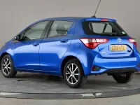 Used Toyota Yaris 69 HP (50 kW) 2018 Blue Hatchback