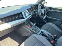 Usado Audi A1 S-Line 150 HP (110 kW) 2024 Cinzento SUV