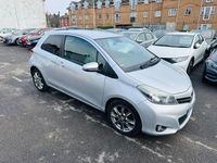 Used Toyota Yaris SR 99 HP (72 kW) 2013 Silver Hatchback