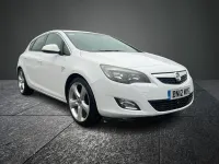 Used Vauxhall Astra SRi 115 HP (84 kW) 2012 White Hatchback