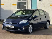 Used Toyota Prius T4 2013 Blue Hatchback