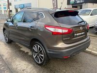 Used Nissan Qashqai Tekna 110 HP (80 kW) 2015 Beige SUV