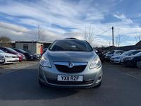 Begagnad Vauxhall Meriva 2011 Silver Minibuss
