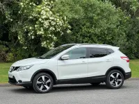 Used Nissan Qashqai N-Connecta 110 HP (80 kW) 2017 White metallic SUV