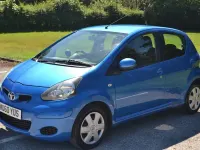 Used Toyota Aygo 68 HP (50 kW) 2010 Blue Hatchback