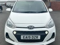 Used Hyundai i10 Premium 67 HP (49 kW) 2019 White Hatchback