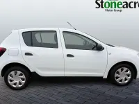 Used Dacia Sandero Ambiance 73 HP (53 kW) 2017 White Hatchback