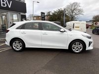 Used Kia Ceed 2019 White Hatchback