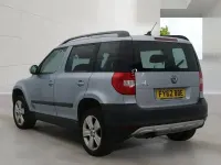 Usado Skoda Yeti SE 140 CV (102 kW) 2012 Azul SUV