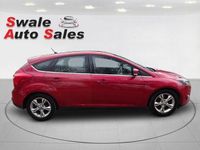 Used Ford Focus Zetec 115 HP (84 kW) 2011 Red Hatchback