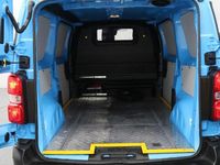 Used Vauxhall Vivaro 100 kW (136 HP) 2022 Mauve/pink MPV