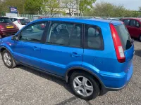 Używany Ford Fusion Zetec 80 KM (58 kW) 2009 Niebieski Hatchback