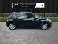 Used Peugeot 208 Allure 82 HP (60 kW) 2018 Black Hatchback