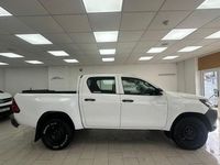 Used Toyota HiLux Active 150 HP (110 kW) 2018 White Pickup