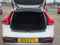 Used Volvo V40 2013 White Hatchback