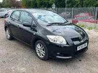 Usado Toyota Auris 124 HP (91 kW) 2008 Preto Citadino