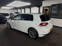 Begagnad VW Golf VII R 2017 Vit Halvkombi