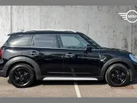 Usado Mini Cooper Countryman Classic 134 CV (98 kW) 2021 Negro SUV