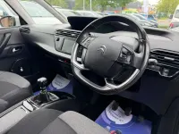 Usado Citroën Grand C4 Picasso Touch 130 HP (95 kW) 2018 Branco Monovolume