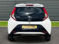 Used Toyota Aygo X-play 72 HP (52 kW) 2020 White Hatchback