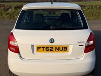Begagnad Skoda Fabia Elegance 90 HK (66 kW) 2012 Vit Halvkombi