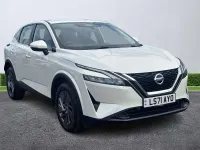 Used Nissan Qashqai Acenta Premium 2021 White SUV