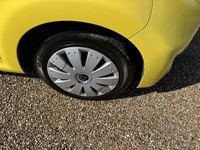 Used Peugeot 107 68 HP (50 kW) 2010 Yellow Hatchback