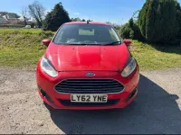 Begagnad Ford Fiesta Zetec 2013 Röd Halvkombi