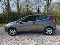 Used Ford Fiesta Zetec 82 HP (60 kW) 2017 Grey Hatchback