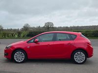 Second-hand Vauxhall Astra 2013 Roșu Hatchback