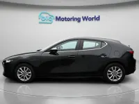 Usado Mazda 3 122 CV (89 kW) 2022 Negro Utilitario