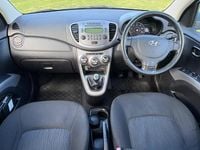 Used Hyundai i10 Style 86 HP (63 kW) 2011 Silver Hatchback
