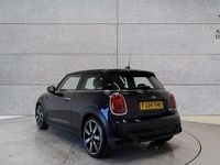Usado Mini Cooper Exclusive 134 HP (98 kW) 2024 Preto Citadino