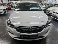 Used Vauxhall Astra Design Edition 2017 White Estate