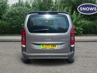 Usado Citroën e-Berlingo Feel 100 kW (136 CV) 2023 Gris Monovolumen
