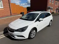 Used Vauxhall Astra Design Edition 136 HP (100 kW) 2019 White Estate