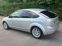 Used Ford Focus Zetec 110 HP (80 kW) 2011 Silver Hatchback