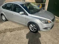 Używany Ford Focus Zetec 2010 Srebrny Hatchback