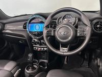 Usado Mini Cooper Cabriolet Exclusive 134 HP (98 kW) 2022 Amarelo Cabrios