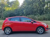 Used Ford Fiesta Zetec 100 HP (73 kW) 2014 Red Hatchback