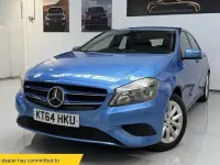 Używany Mercedes A180 SE 109 KM (80 kW) 2015 Niebieski Hatchback