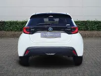 Used Toyota Yaris Design 116 HP (85 kW) 2022 White Hatchback