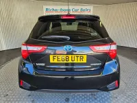Used Toyota Yaris Design 100 HP (73 kW) 2018 Black Hatchback