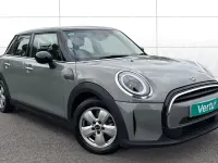 Begagnad Mini Cooper Classic 136 HK (100 kW) 2022 Grå Halvkombi