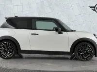 Used Mini Cooper S Hatch 201 HP (147 kW) 2025 White Hatchback