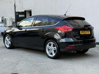 Used Ford Focus Zetec 125 HP (91 kW) 2015 Black Hatchback