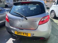 Begagnad Mazda 2 84 HK (61 kW) 2011 Silver Halvkombi