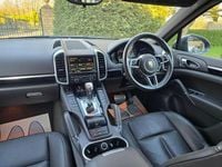 Usado Porsche Cayenne 416 CV (305 kW) 2015 Gris SUV